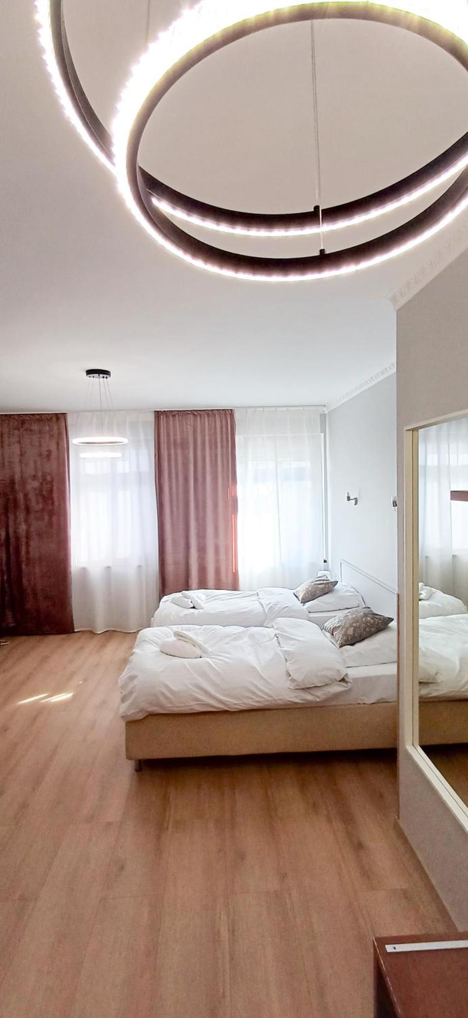 Apartamenty Castello Kamilla คลูจบอร์ก ภายนอก รูปภาพ